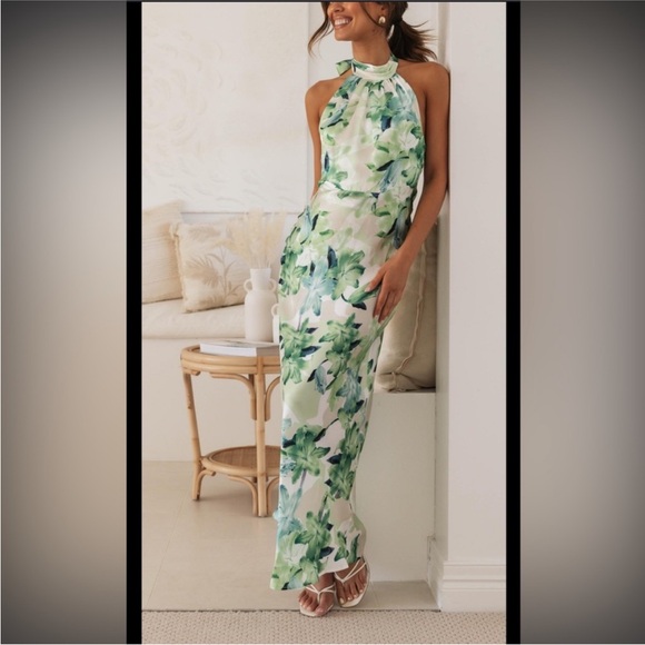 Elegant Green Floral Halter Dress - Picture 1 of 3